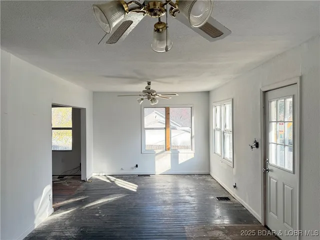 $88,500 | 205 5th Street, Stover, MO 65078