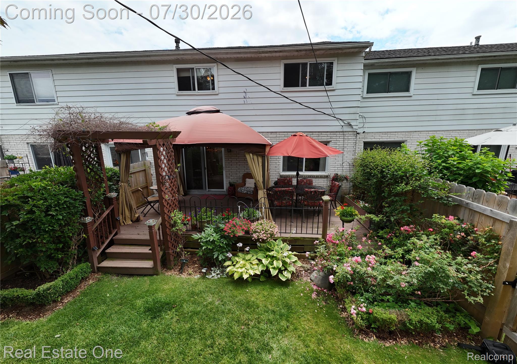 99 Manor Way Rochester, MI 48309 - Photo 36 of 42 dji_fly_20260706_140114_0107_1783361377587_pano.jpg