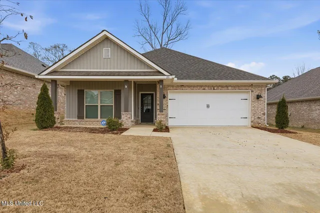 $325,000 | 211 Serenity Lk Drive, Pearl, MS 39208