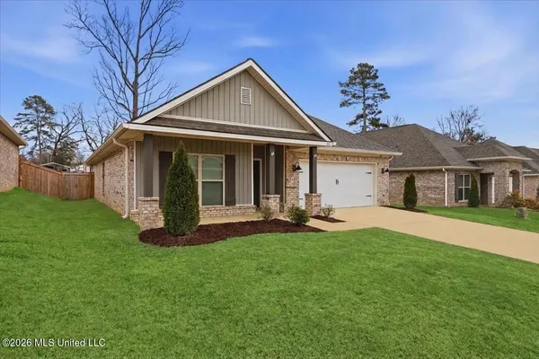 $297,000 | 211 Serenity Lk Drive, Pearl, MS 39208
