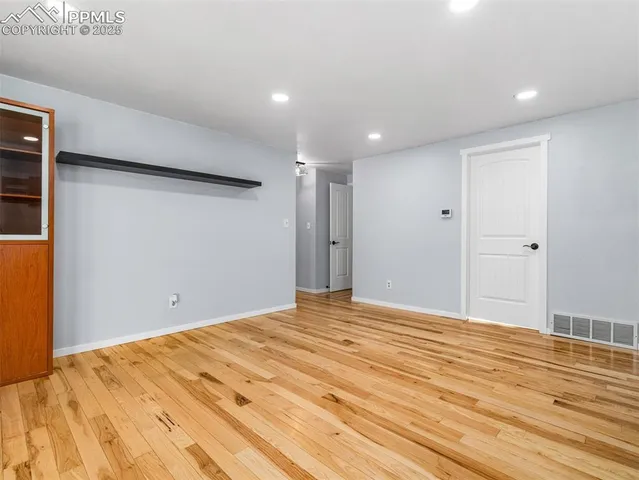 a view of empty room