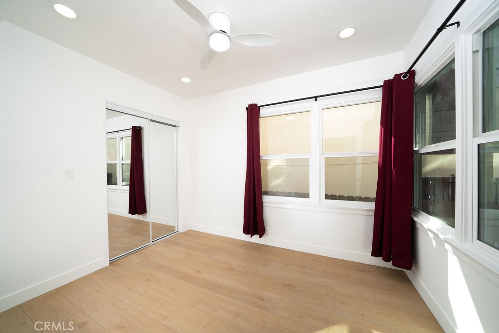 1044 Cedar Avenue Long Beach, CA 90813 - Photo 24 of 47 Room1