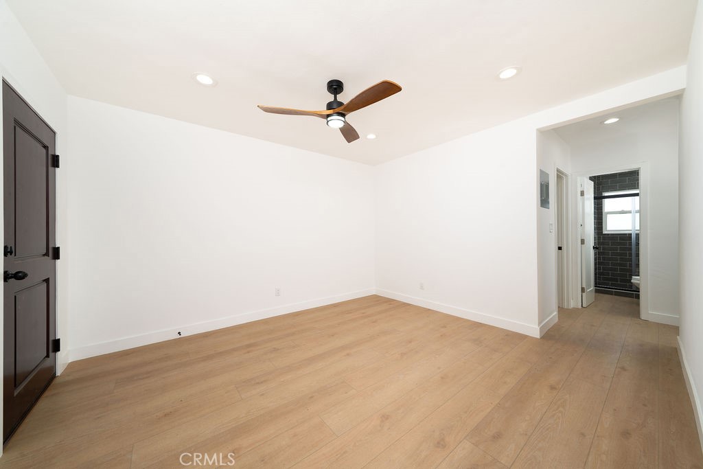 1044 Cedar Avenue Long Beach, CA 90813 - Photo 30 of 47 Living Room