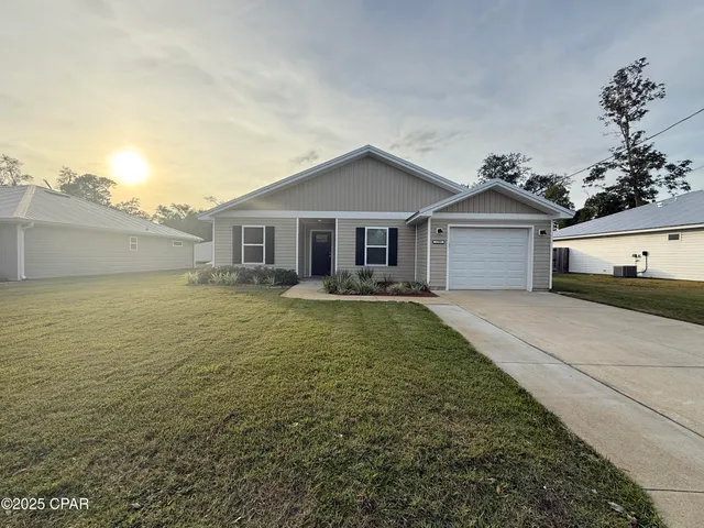 $2,200 | 1709 Hickory Avenue, Panama City, FL 32405