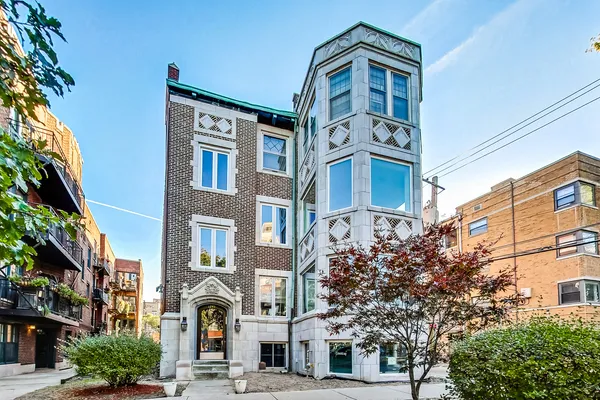$5,400 | 1245 West Jarvis Avenue, Unit 2, Chicago, IL 60626