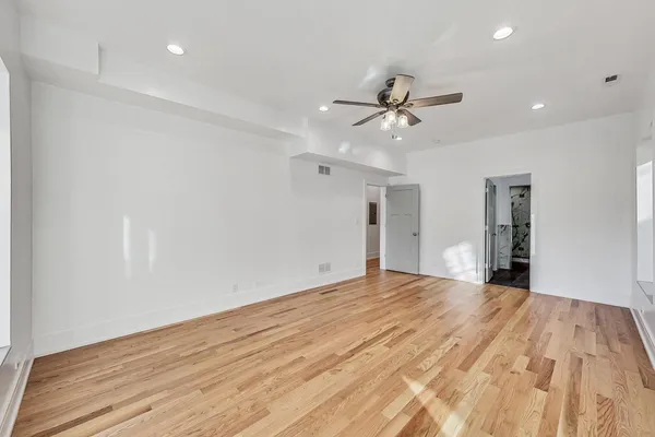 $5,400 | 1245 West Jarvis Avenue, Unit 2, Chicago, IL 60626