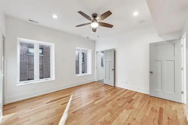 $5,400 | 1245 West Jarvis Avenue, Unit 2, Chicago, IL 60626