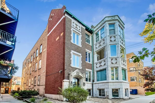 $5,400 | 1245 West Jarvis Avenue, Unit 2, Chicago, IL 60626