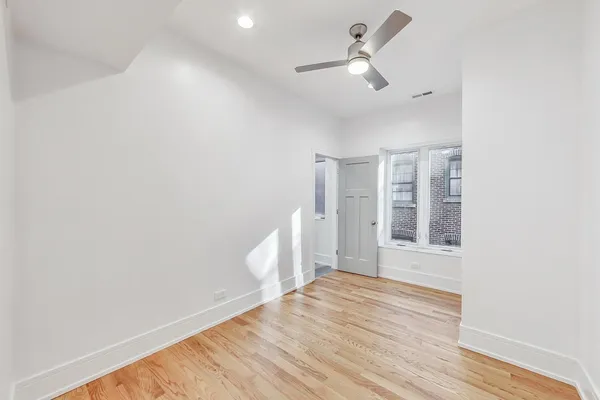 $5,400 | 1245 West Jarvis Avenue, Unit 2, Chicago, IL 60626