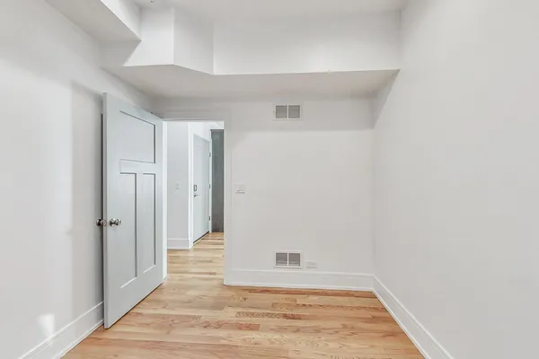 $5,400 | 1245 West Jarvis Avenue, Unit 2, Chicago, IL 60626