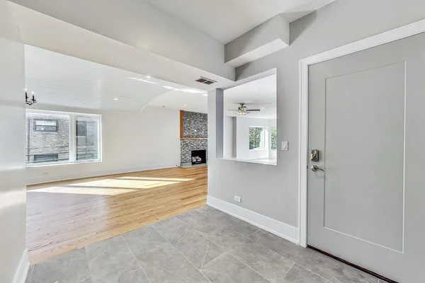 $5,400 | 1245 West Jarvis Avenue, Unit 2, Chicago, IL 60626