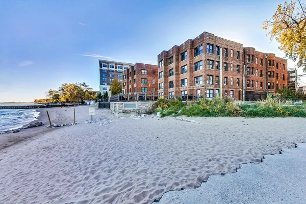 $5,400 | 1245 West Jarvis Avenue, Unit 2, Chicago, IL 60626