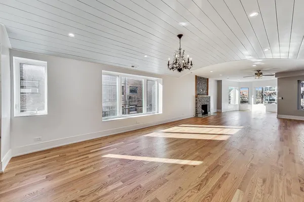 $5,400 | 1245 West Jarvis Avenue, Unit 2, Chicago, IL 60626