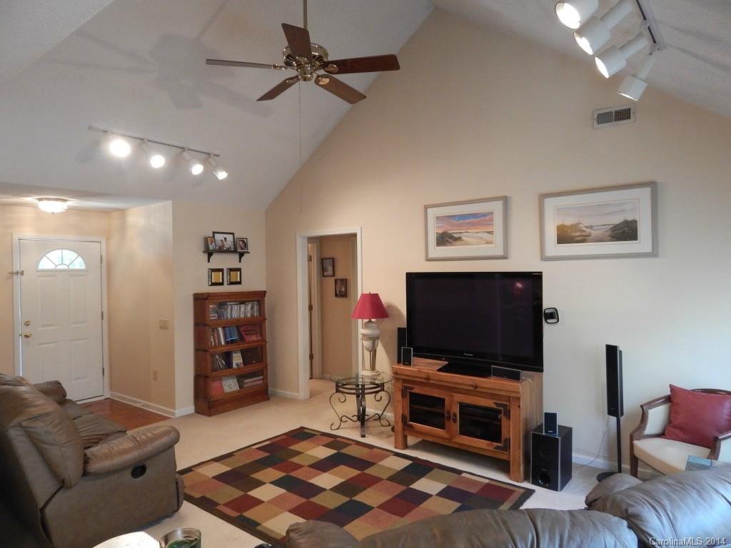 212 Applegate Lane, Unit 8 Fort Mill, SC 29715 - Photo 3 of 16 Gallery Image 3