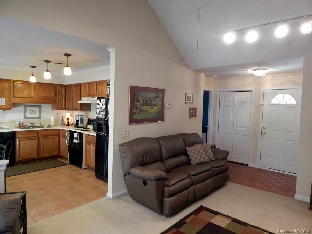 212 Applegate Lane, Unit 8 Fort Mill, SC 29715 - Photo 4 of 16 Gallery Image 4