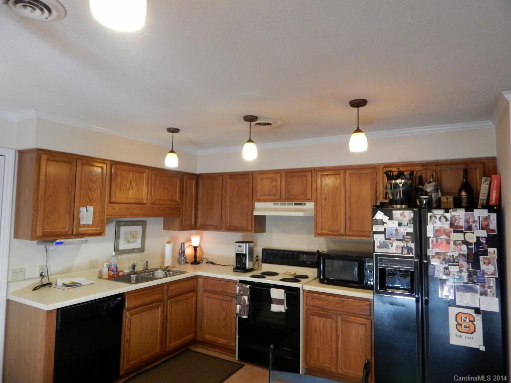 212 Applegate Lane, Unit 8 Fort Mill, SC 29715 - Photo 5 of 16 Gallery Image 5