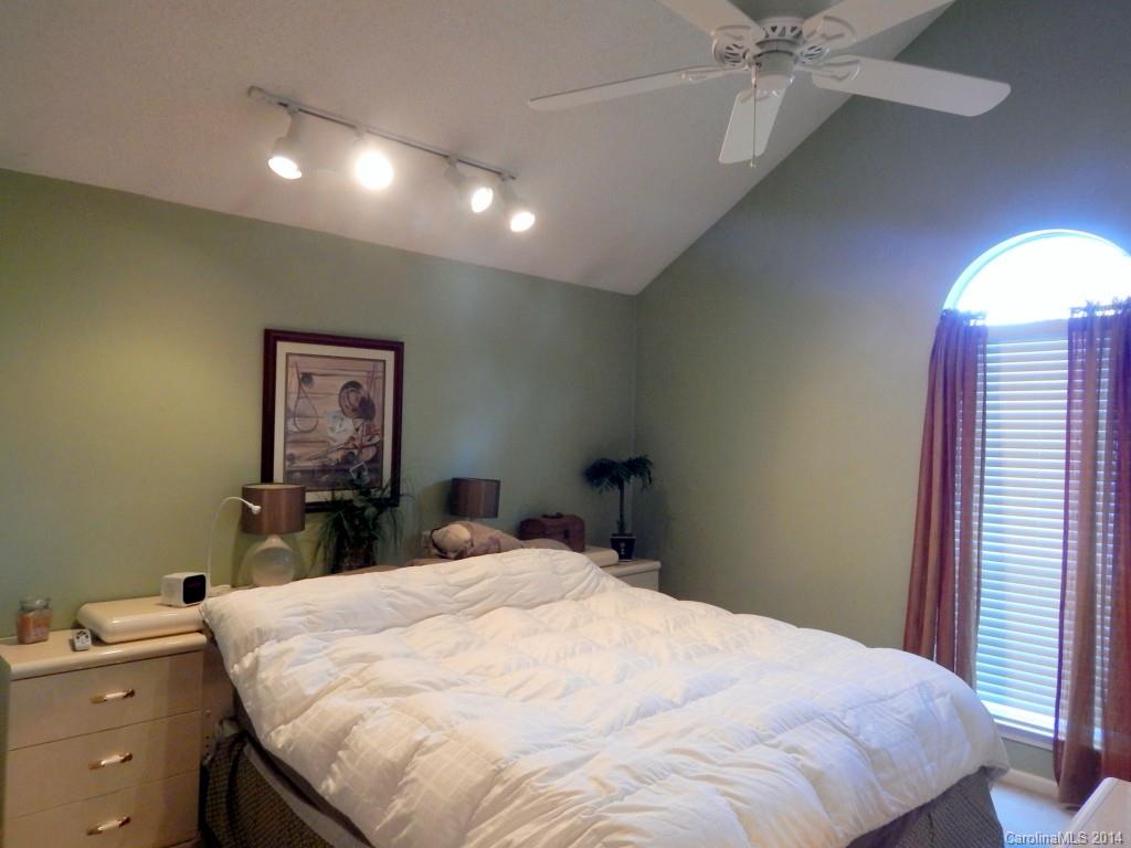 212 Applegate Lane, Unit 8 Fort Mill, SC 29715 - Photo 7 of 16 Gallery Image 7