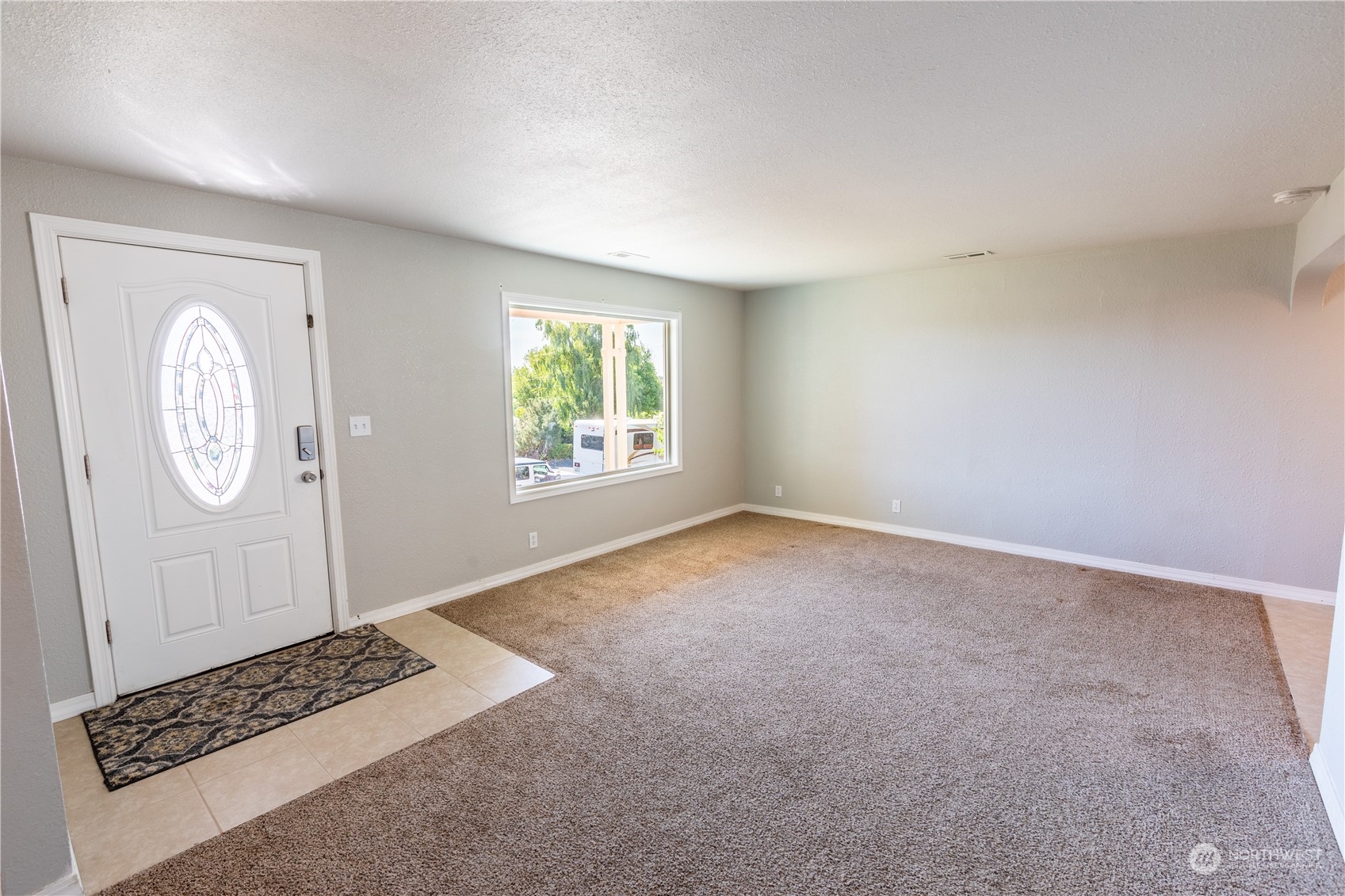 275 Patrick Road Ephrata, WA 98823 - Photo 6 of 35 a view of room with window and closet