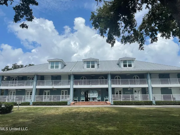 $1,800 | 1282 Beach Boulevard, Unit 216, Biloxi, MS 39530