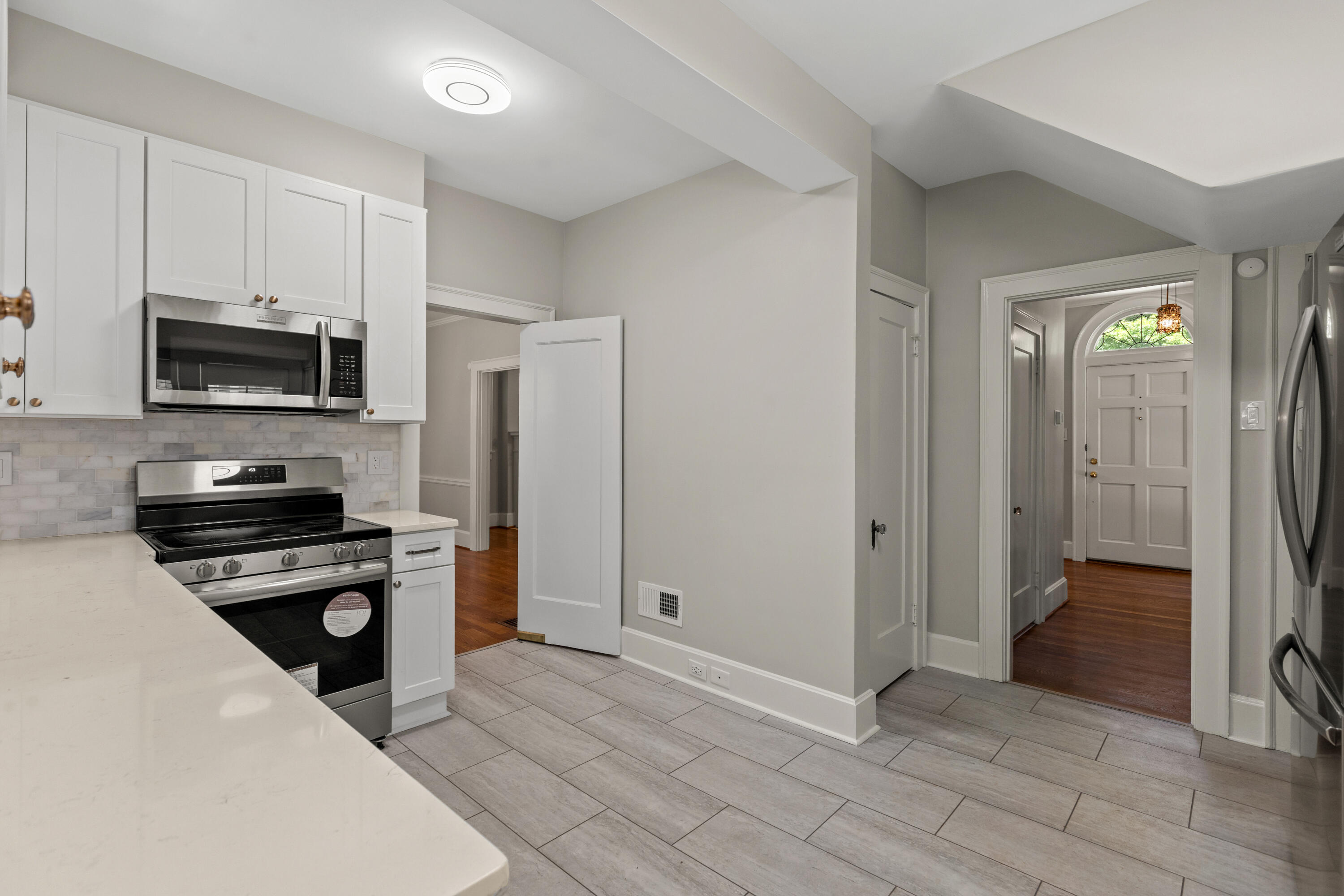 1370 Fontaine Road Lexington, KY 40502 - Photo 13 of 25 1371 11