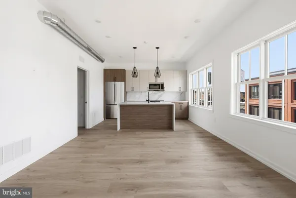 $4,200 | 208 Vine Street, Unit 6A, Philadelphia, PA 19106