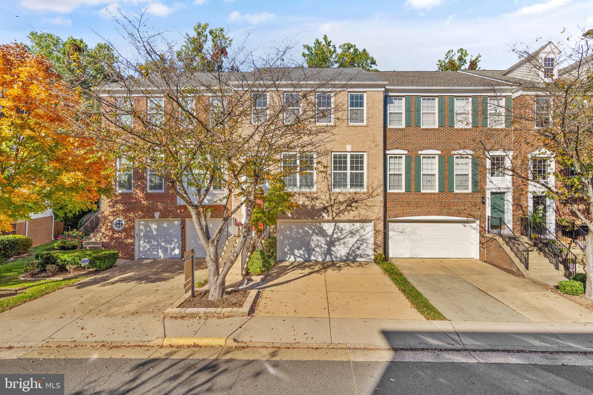 9324 Branchside Lane Fairfax, VA 22031 - Photo 3 of 73