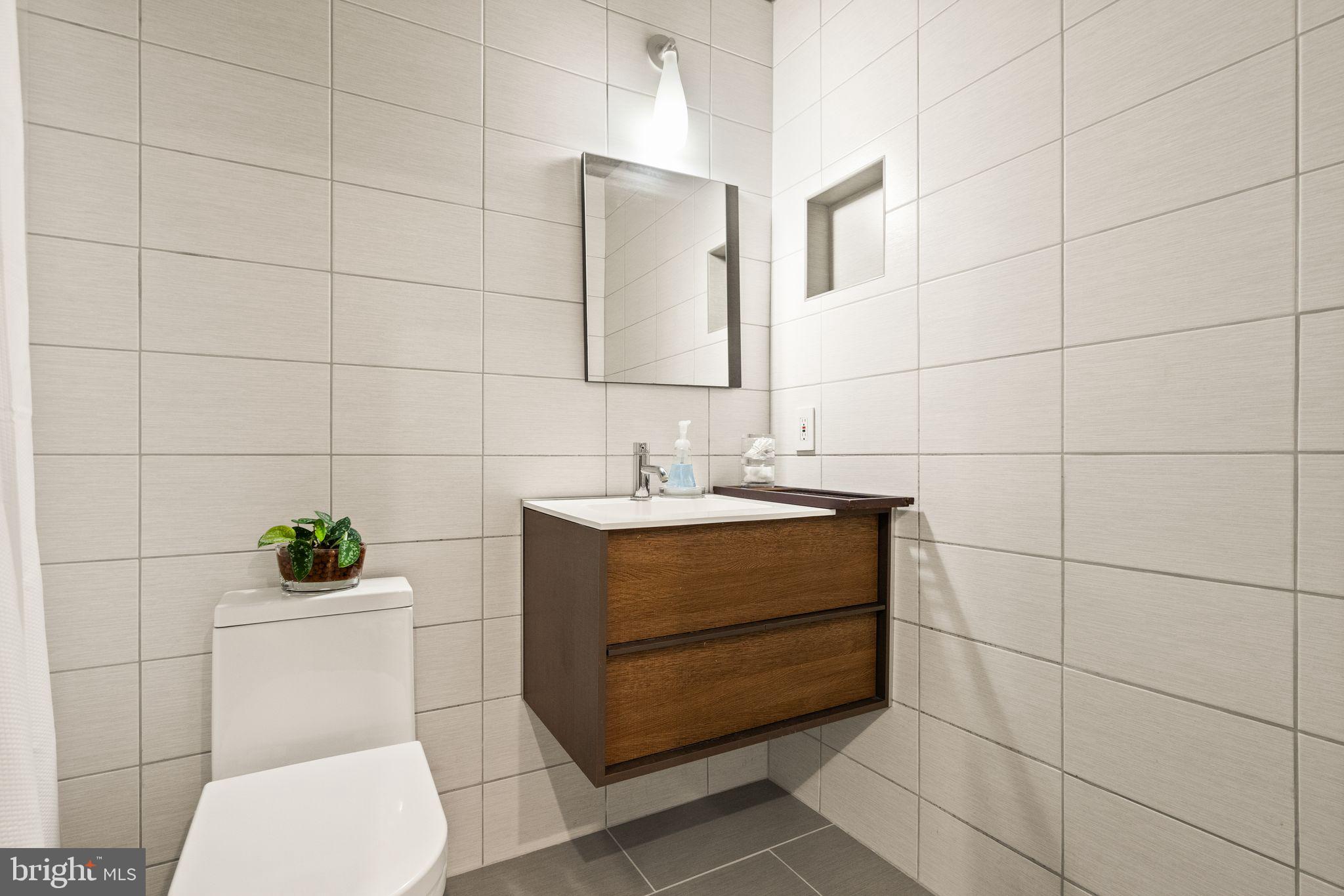 9324 Branchside Lane Fairfax, VA 22031 - Photo 33 of 73