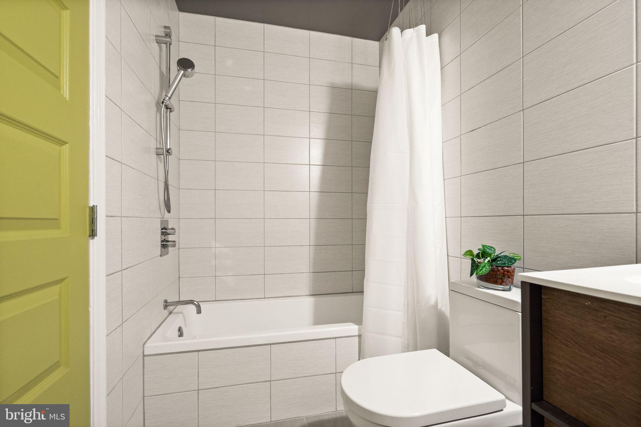 9324 Branchside Lane Fairfax, VA 22031 - Photo 34 of 73