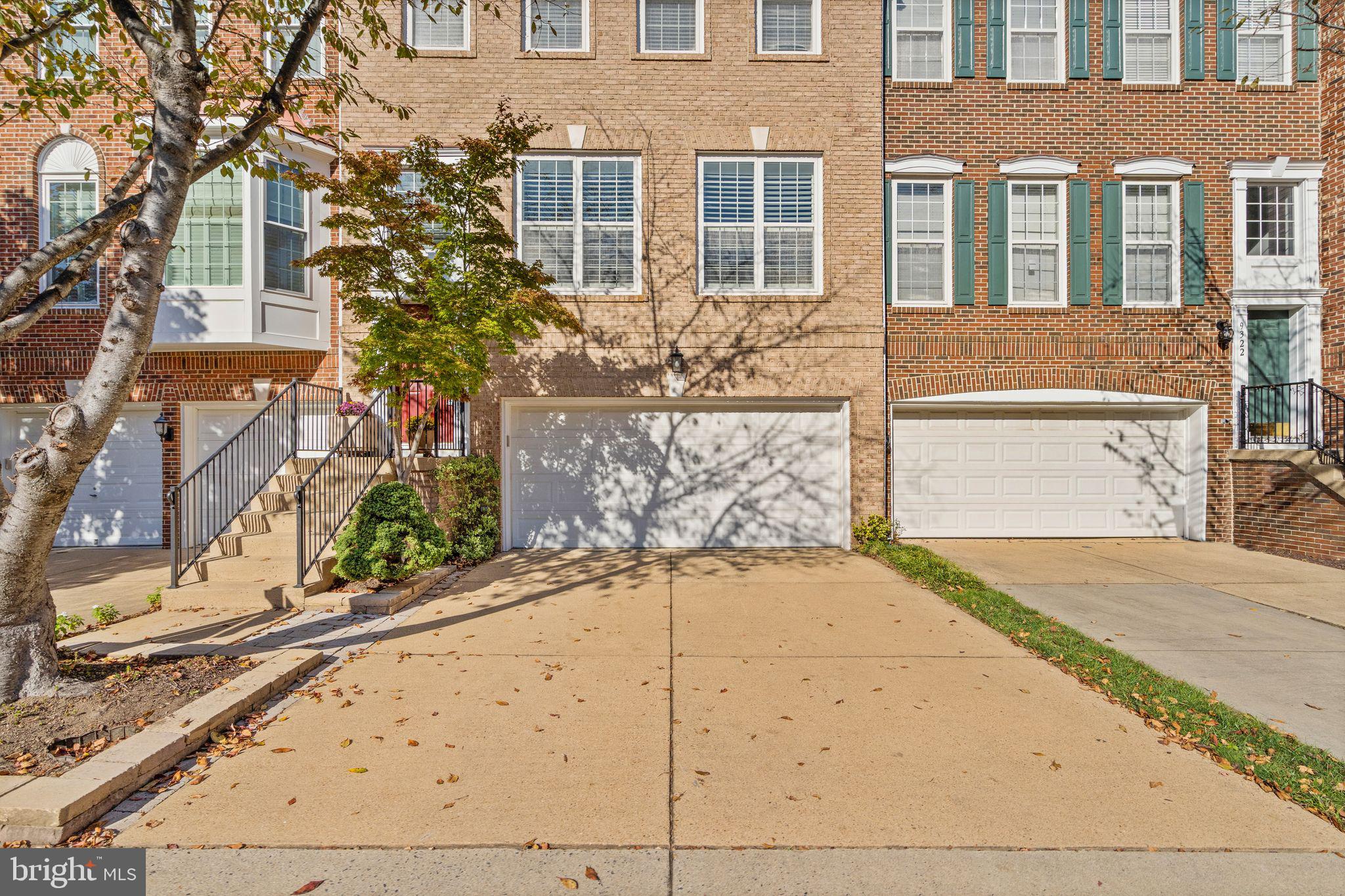 9324 Branchside Lane Fairfax, VA 22031 - Photo 10 of 73