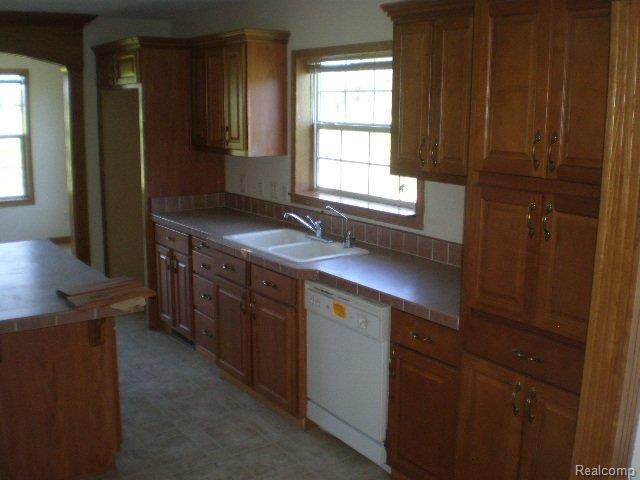 7613 Cribbins Road Avoca, MI 48006 - Photo 17 of 17 P8070059.JPG