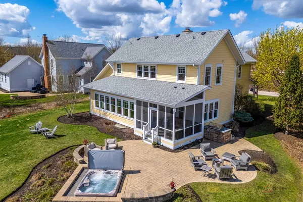 $849,000 | 1333 Hedgerow Drive, Grayslake, IL 60030