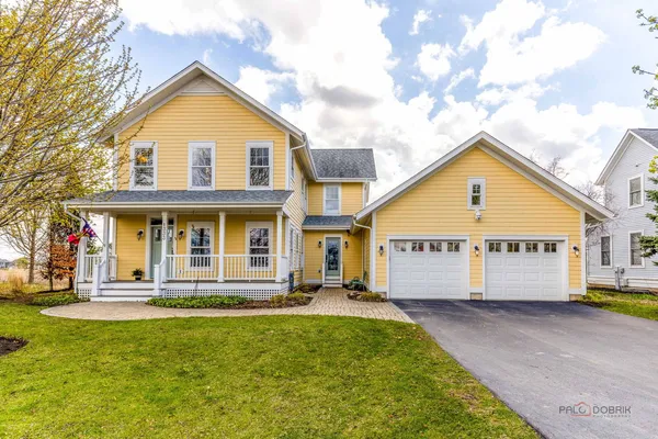 $849,000 | 1333 Hedgerow Drive, Grayslake, IL 60030