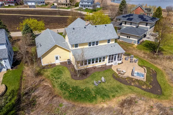 $849,000 | 1333 Hedgerow Drive, Grayslake, IL 60030