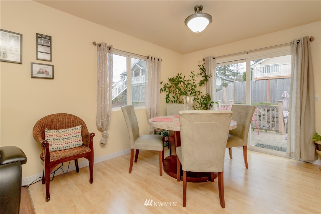702 Southwest 3rd Place Renton, WA 98057 - Photo 4 of 23