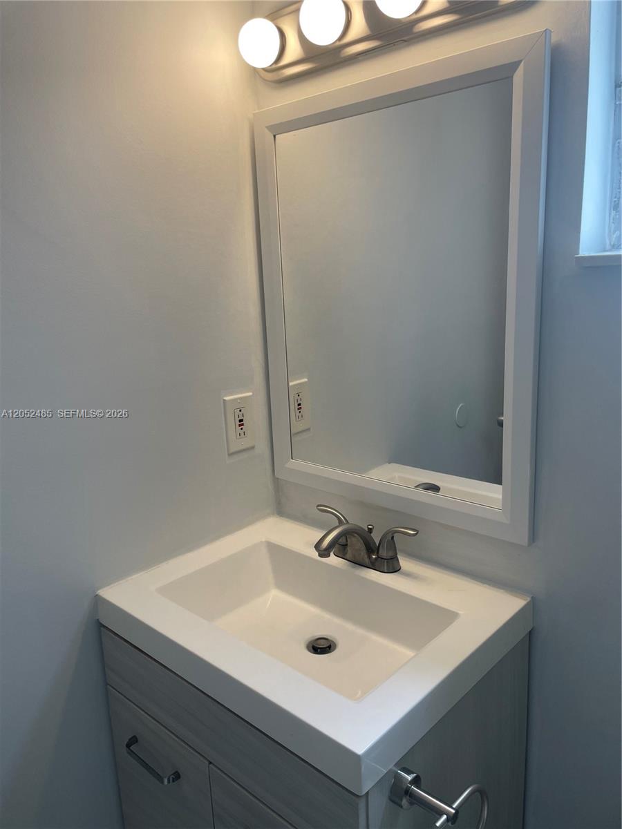 1830 Cleveland Street, Unit 2 Hollywood, FL 33020 - Photo 6 of 28