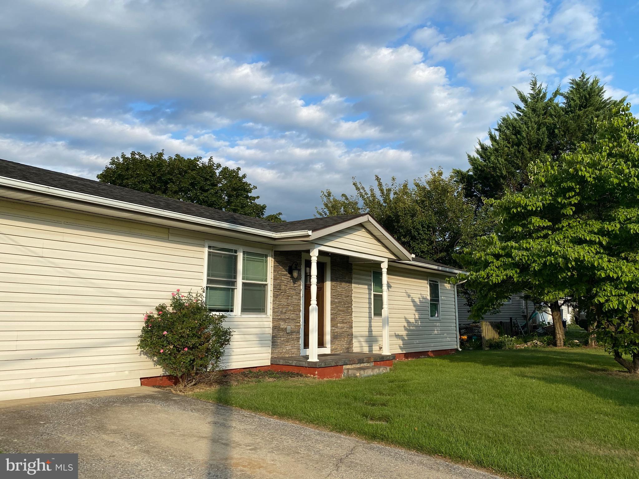 1652 Co Rte 51/9 Inwood, WV 25428 - Photo 4 of 27 Gallery Image 4