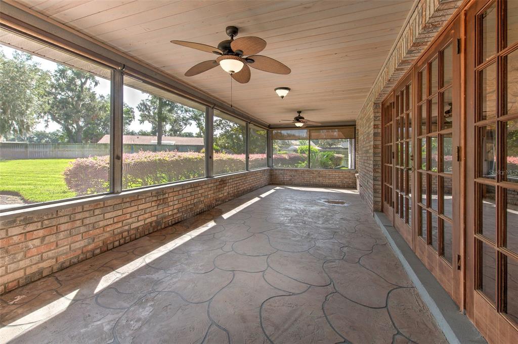 2102 Whitlock Place Dover, FL 33527 - Photo 28 of 45