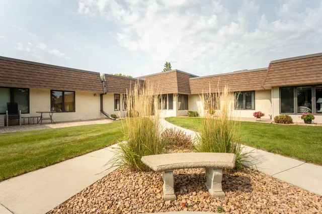 $199,000 | 1415 Lake Street, Unit 105, Alexandria, MN 56308