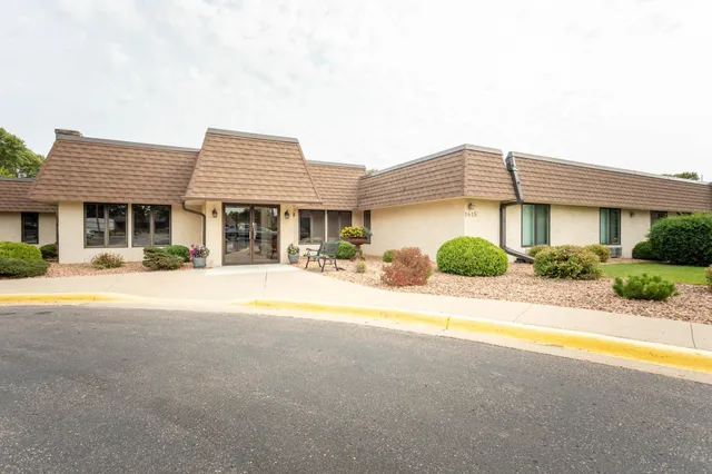 $199,000 | 1415 Lake Street, Unit 105, Alexandria, MN 56308