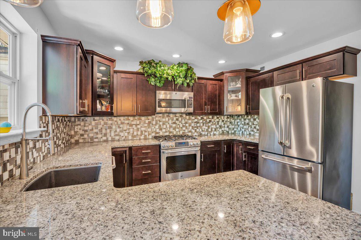 11 Evergreen Road Mount Laurel, NJ 08054 - Photo 15 of 49 Modern kitchen with elegant finishes.