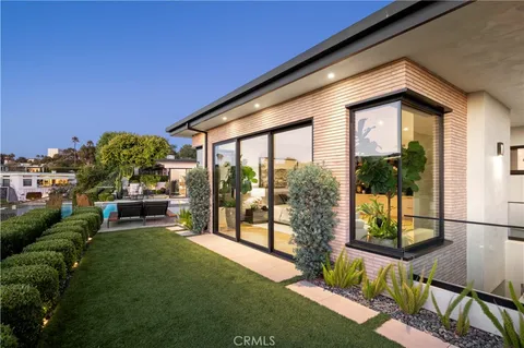 $15,970,000 | 1521 Bayadere Terrace, Corona del Mar, CA 92625