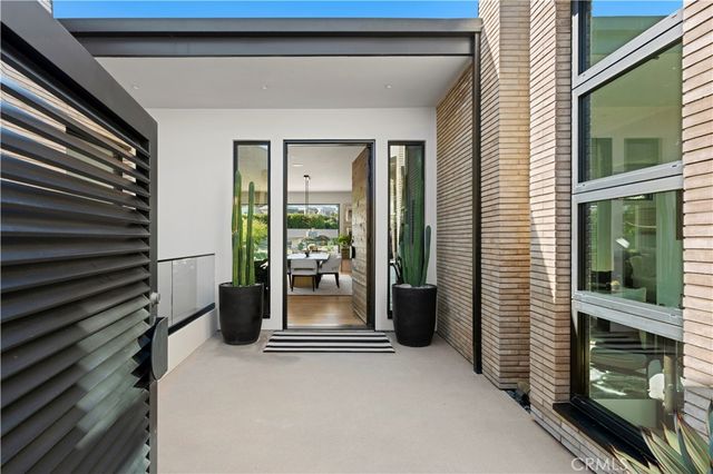 a view of entryway door with an outdoor space