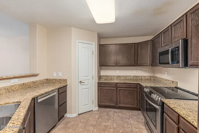 $2,475 | 15221 North Clubgate Drive, Unit 2005, Scottsdale, AZ 85254