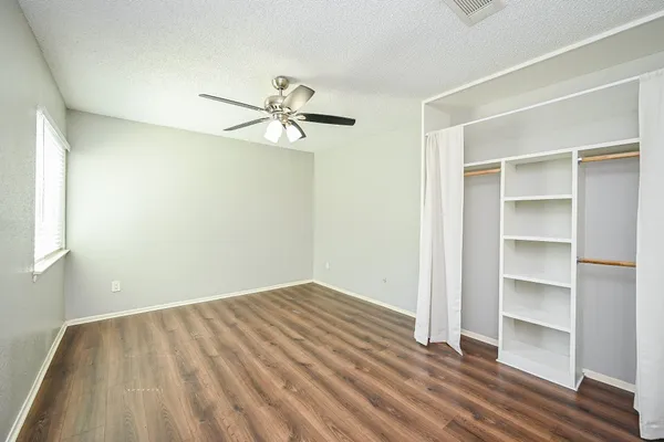 $1,350 | 12916 Wirevine Lane, Unit 243, Houston, TX 77072