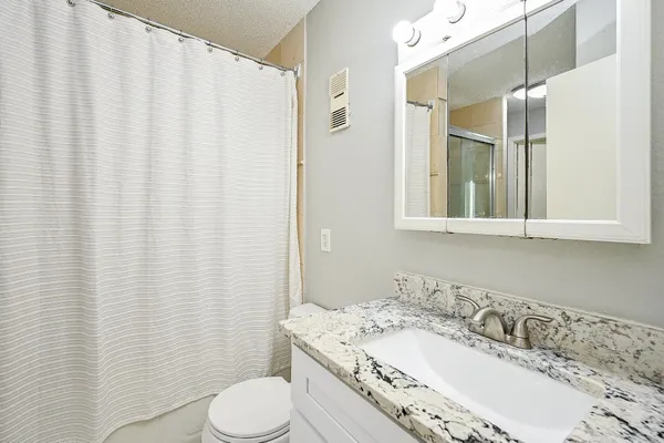 $1,350 | 12916 Wirevine Lane, Unit 243, Houston, TX 77072