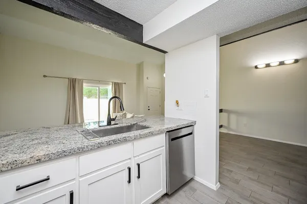 $1,350 | 12916 Wirevine Lane, Unit 243, Houston, TX 77072