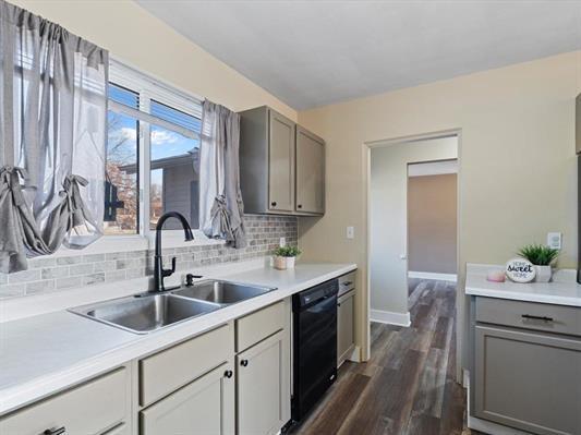 1833 West Kimberly Road Davenport, IA 52806 - Photo 11 of 31