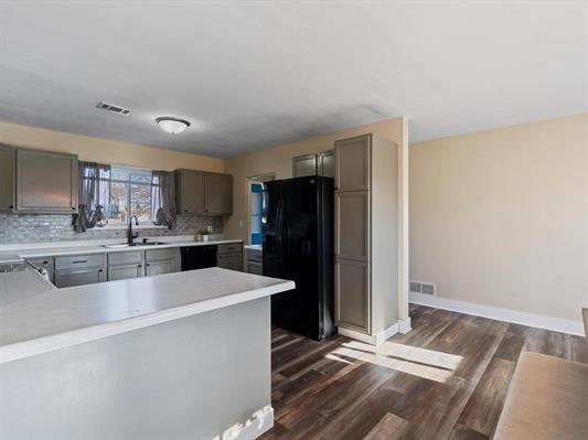 1833 West Kimberly Road Davenport, IA 52806 - Photo 13 of 31