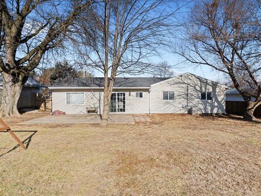 1833 West Kimberly Road Davenport, IA 52806 - Photo 5 of 31