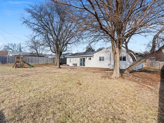 1833 West Kimberly Road Davenport, IA 52806 - Photo 6 of 31